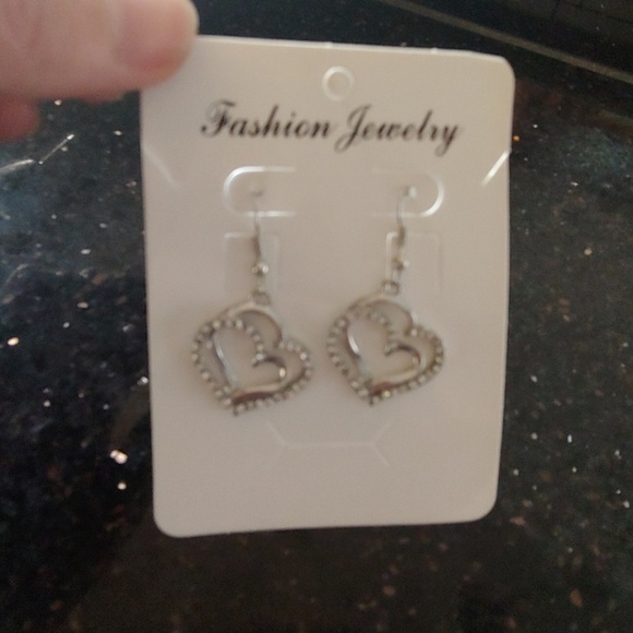 Pretty heart necklace and matching earrings - Picture 3 of 4